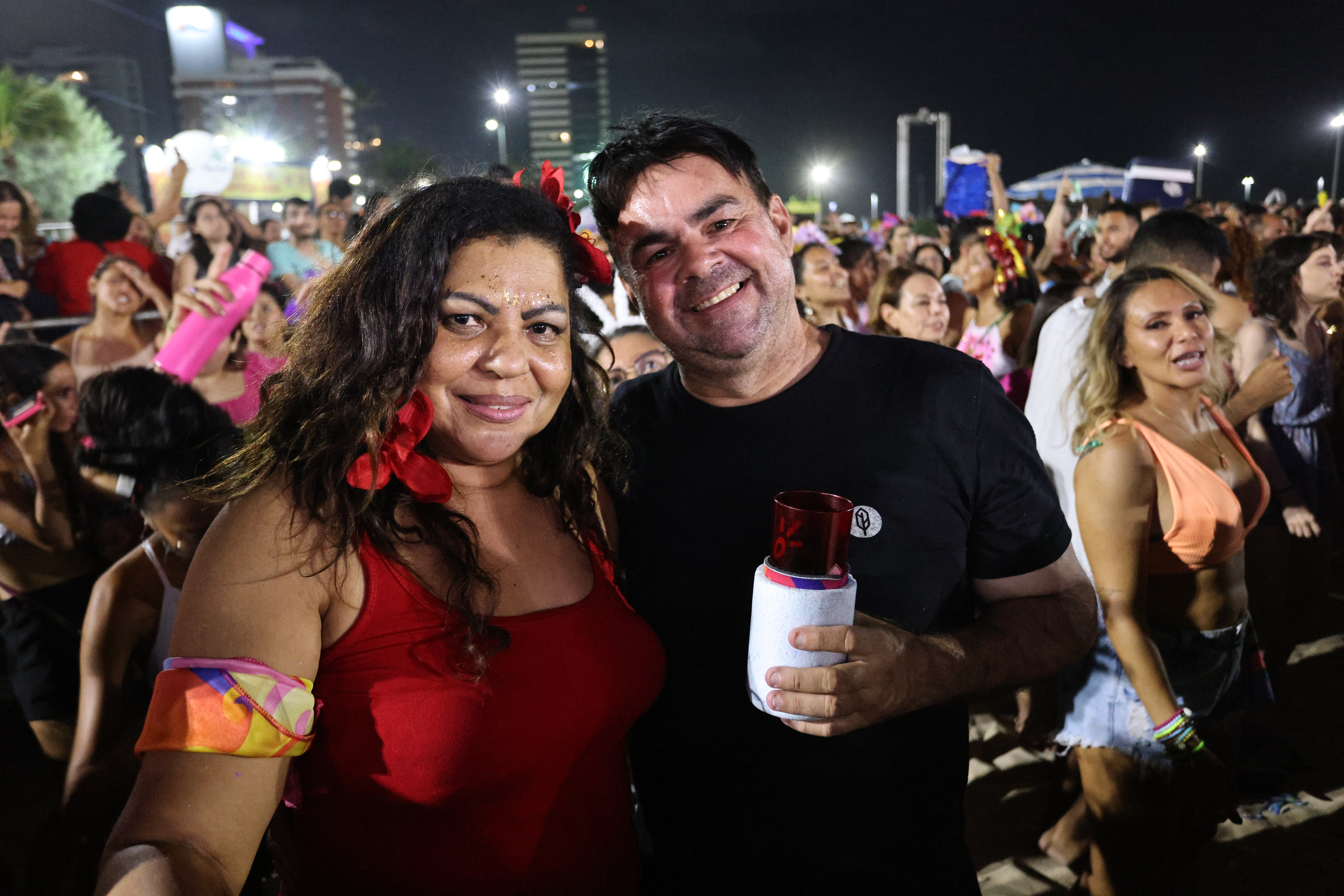 Eliane Ribeiro e Luís Felipe posam para a foto